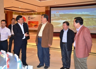 全國政協科教文衛體委員會副主任陳曉光考察仁和集團 (1).jpg